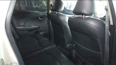 2012 Honda Jazz RS 1.5 AT Putih - Body Mulus Harga Menarik (s-5) 2012 Honda Jazz RS 1.5 AT Putih - Body Mulus Harga Menarik (s-5)