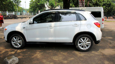 2014 Mitsubishi Outlander GLX - new model mesin smua oke tangan pertama bodi mulus (s-2) 2014 Mitsubishi Outlander GLX - new model mesin smua oke tangan pertama bodi mulus (s-2)
