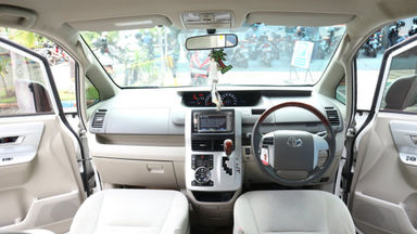 2013 Toyota Nav1 V lux - Terawat (s-5) 2013 Toyota Nav1 V lux - Terawat (s-5)