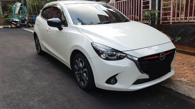 2015 Mazda 2 GT 1.5 - Mobil Pilihan (s-0) 2015 Mazda 2 GT 1.5 - Mobil Pilihan (s-0)