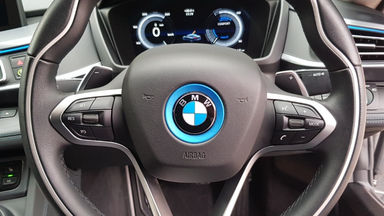 2015 BMW i i8 HYBRID - Kondisi Istimewa (s-11) 2015 BMW i i8 HYBRID - Kondisi Istimewa (s-11)