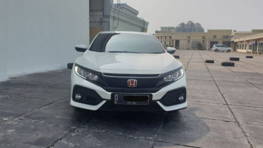 2017 Honda Civic Turbo 1.5 Hatchback S - Harga Bisa Digoyang (s-8) 2017 Honda Civic Turbo 1.5 Hatchback S - Harga Bisa Digoyang (s-8)