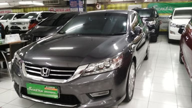2013 Honda Accord VTIL 2.4 - Low Kilometer (s-0) 2013 Honda Accord VTIL 2.4 - Low Kilometer (s-0)
