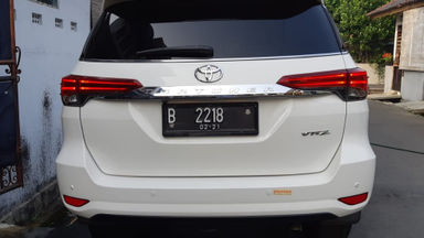 2016 Toyota Fortuner All New VR-Z 2.5 AT - Kondisi mulus tinggal pakai (s-2) 2016 Toyota Fortuner All New VR-Z 2.5 AT - Kondisi mulus tinggal pakai (s-2)