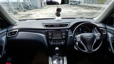 2014 Nissan X-Trail 2.5 AT - Mobil Pilihan (s-5) 2014 Nissan X-Trail 2.5 AT - Mobil Pilihan (s-5)