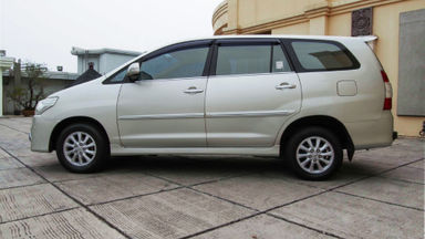 2014 Toyota Kijang Innova Grand New V - Mobil Pilihan (s-6) 2014 Toyota Kijang Innova Grand New V - Mobil Pilihan (s-6)