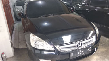 2004 Honda Accord MT - mulus terawat, kondisi OK, Tangguh (s-5) 2004 Honda Accord MT - mulus terawat, kondisi OK, Tangguh (s-5)