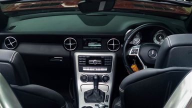 2014 Mercedes Benz Slk 200 - Mobil Pilihan (s-4) 2014 Mercedes Benz Slk 200 - Mobil Pilihan (s-4)