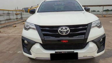 2018 Toyota Fortuner TRD Sportivo Diesel AT - Mobil Pilihan (s-1) 2018 Toyota Fortuner TRD Sportivo Diesel AT - Mobil Pilihan (s-1)