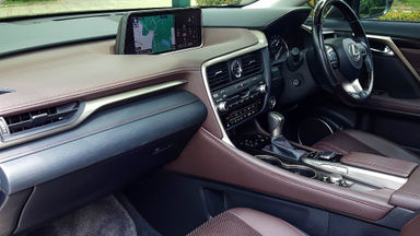 2015 Lexus RX 200T - Mobil Pilihan (s-5) 2015 Lexus RX 200T - Mobil Pilihan (s-5)