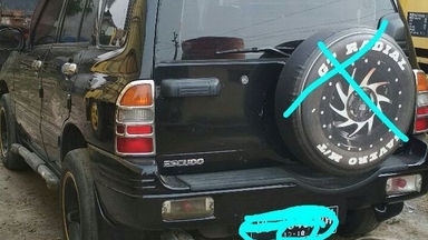 2003 Suzuki Escudo SQ - Barang Simpanan Antik (s-2) 2003 Suzuki Escudo SQ - Barang Simpanan Antik (s-2)