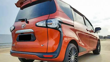 2016 Toyota Sienta V - Mobil Pilihan (s-2) 2016 Toyota Sienta V - Mobil Pilihan (s-2)