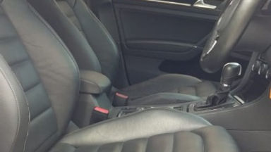 2013 Volkswagen Golf MK 7 CBU Automatic - Sangat Terawat dan Bagus Pasti Puas (s-12) 2013 Volkswagen Golf MK 7 CBU Automatic - Sangat Terawat dan Bagus Pasti Puas (s-12)