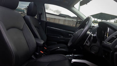 2015 Mitsubishi Outlander PX - Mobil Pilihan (s-4) 2015 Mitsubishi Outlander PX - Mobil Pilihan (s-4)