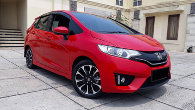 2016 Honda Jazz RS 1.5 AT - Mobil Pilihan (s-1) 2016 Honda Jazz RS 1.5 AT - Mobil Pilihan (s-1)