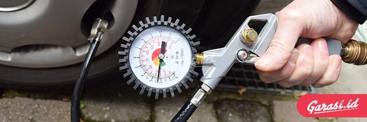 Mengenal Ban Anti Kempes, Run Flat Tyre Selalu cek tekanan angin ban mobil setiap 1 hingga 2 minggu sekali