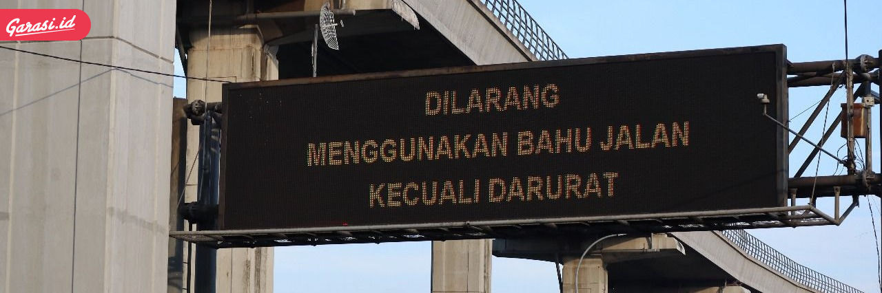 Risiko Berhenti di Bahu Jalan Tol dan Fungsi Aslinya