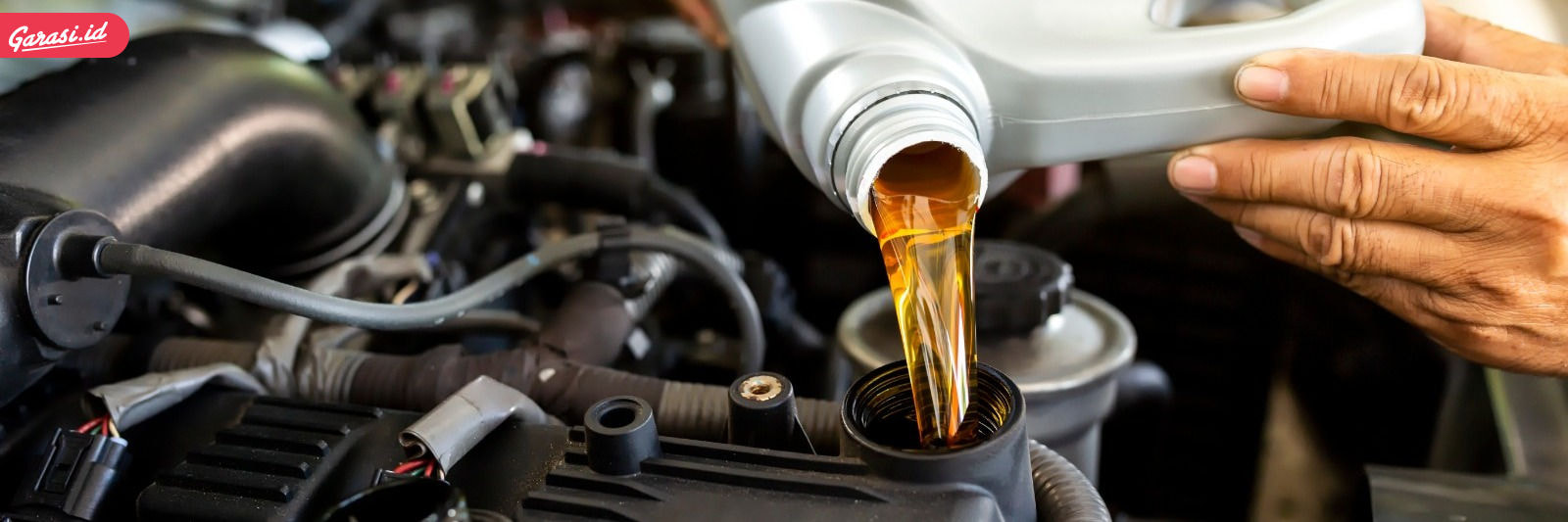 Niat Hemat Malah Tekor, Kesalahan Saat Ganti Oli Mobil Sendiri yang Wajib Dihindari