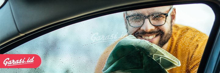 Tips Merawat Mobil Setelah di Coating Penggunaan lap microfiber sangat baik untuk merawat bodi mobil