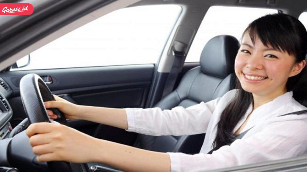 5 Tips Jitu Berkendara yang Aman Untuk Para Wanita