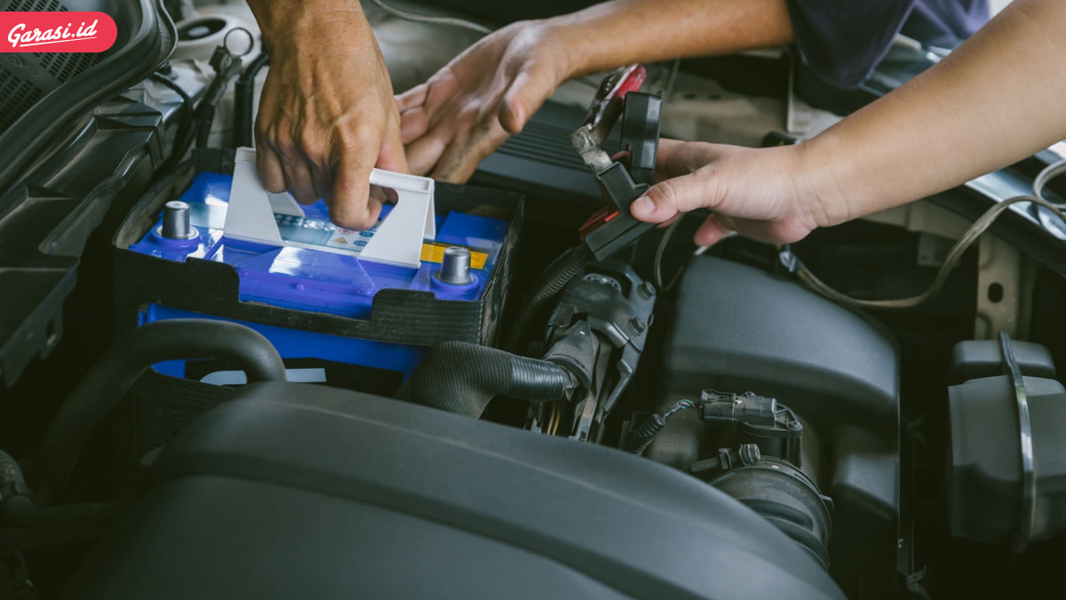 Pertolongan Pertama Untuk Aki Mobil Saat Banjir!