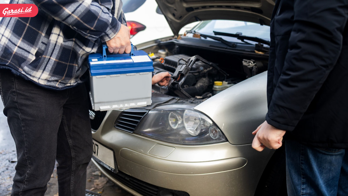 Pertolongan Pertama Untuk Aki Mobil Saat Banjir!