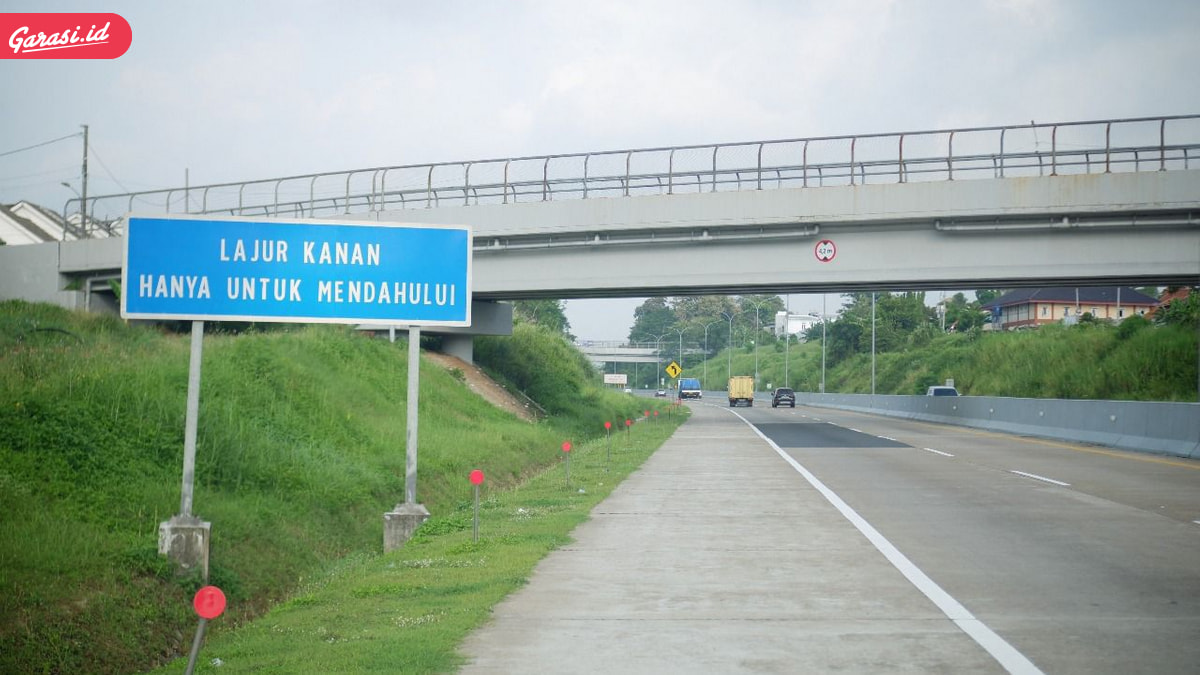 Pahami Aturannya! Ini Fungsi dan Aturan Menggunakan Bahu Jalan Tol