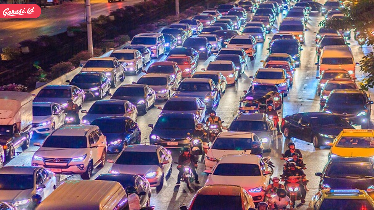 Kemacetan Bisa Mengakibatkan Mesin Mobil Panas