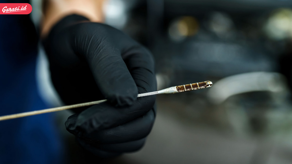 Wajib Cek! Perjalanan Jauh Saat Liburan Bisa Turunkan Kualitas Oli Mobil