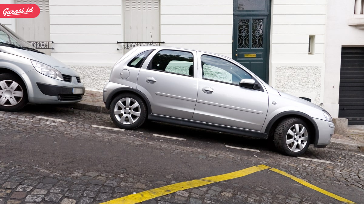 Jangan Panik! Rem Mobil Terkunci Saat Parkir, Begini Cara Mengatasinya