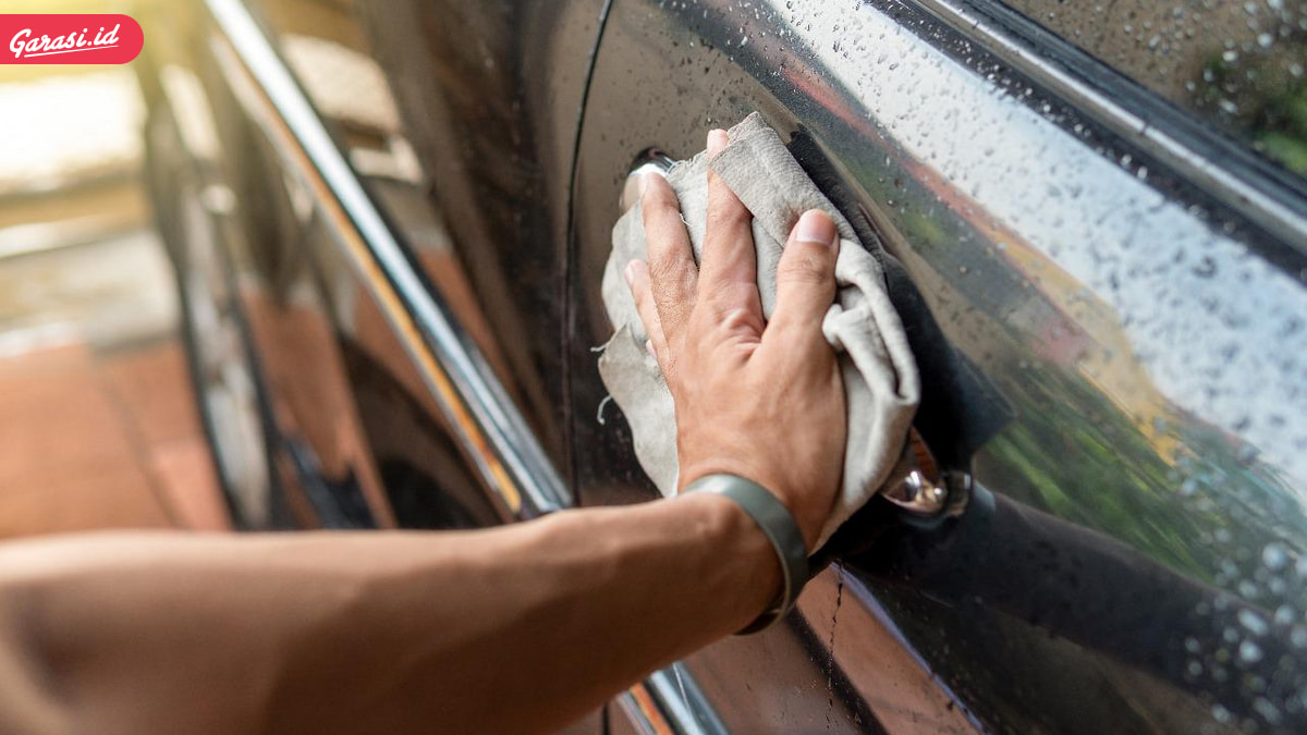 Inilah Waktu Ideal Mencuci Mobil Biar Cat Mobil Tidak Cepat Pudar