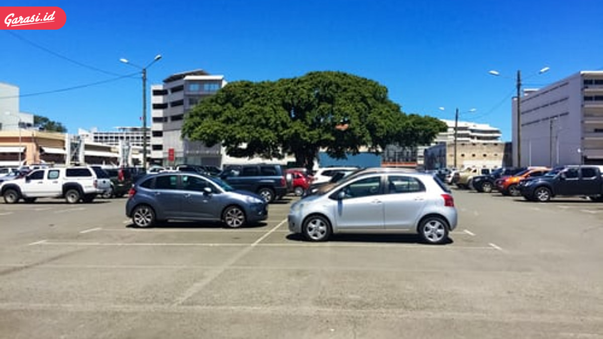 Jangan Sepelekan Parkir Mobil di Bawah Terik Matahari
