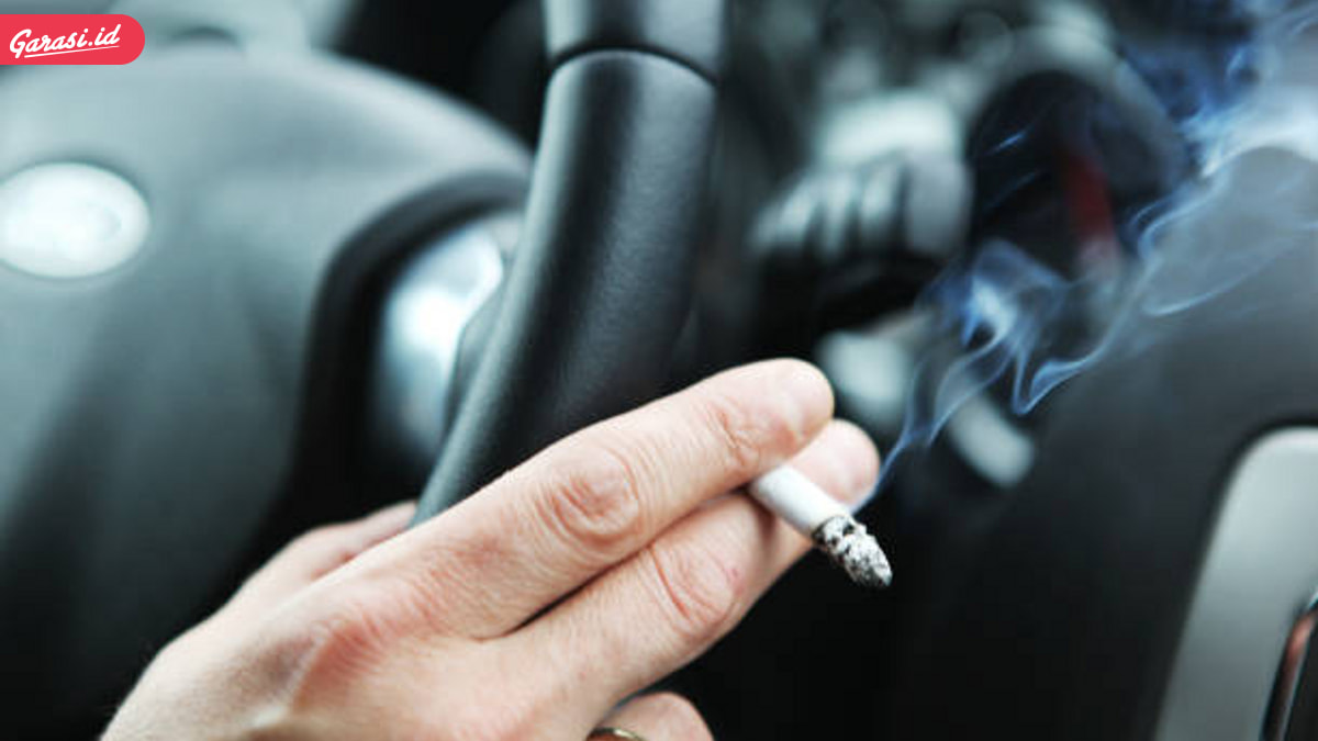 Jangan Merokok Di Dalam Mobil