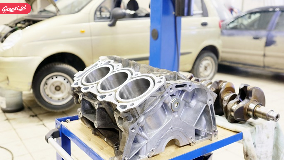 Mengenal Water Hammer, Kerusakan Mesin Mobil Akibat Terendam Banjir