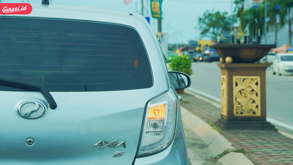 Jangan Asal Sein! Ini Jarak Aman Menyalakan Lampu Sein Sebelum Berbelok