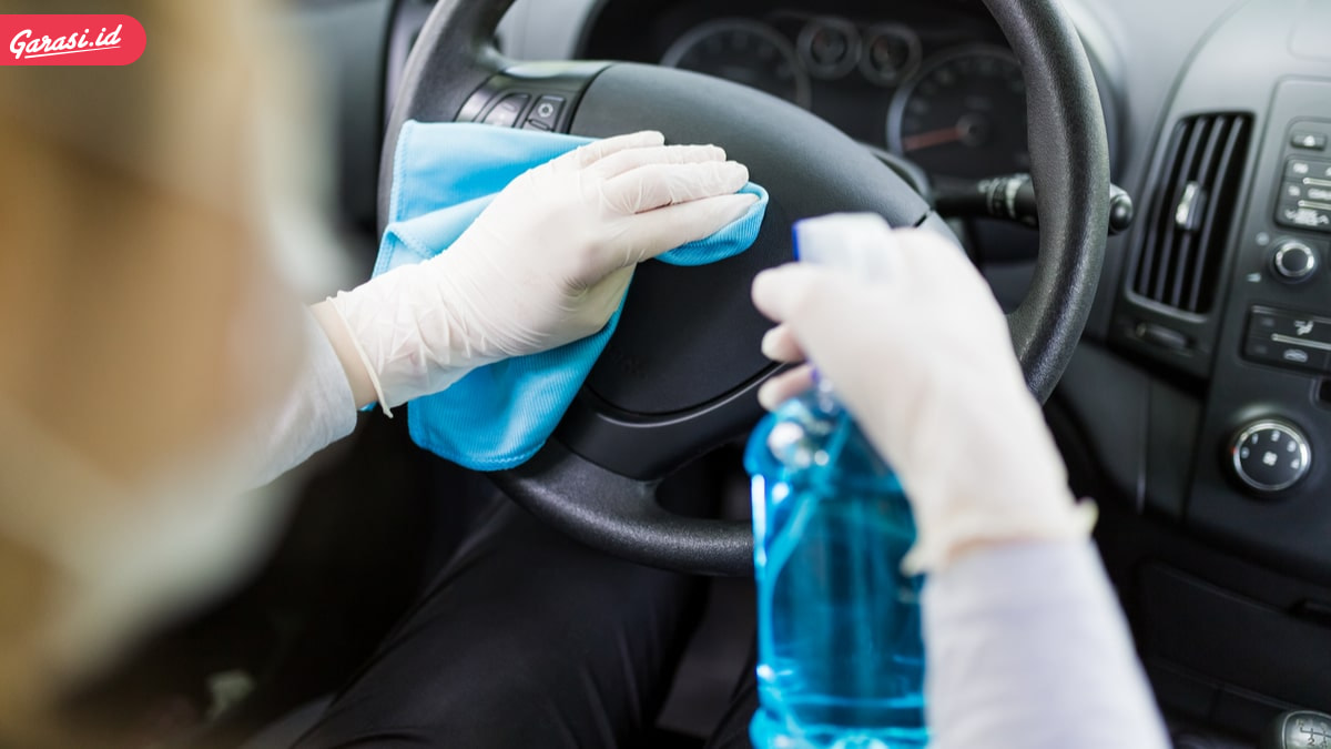 Sering Semprot Disinfektan Bagian Interior Mobil? Ini Bahayanya