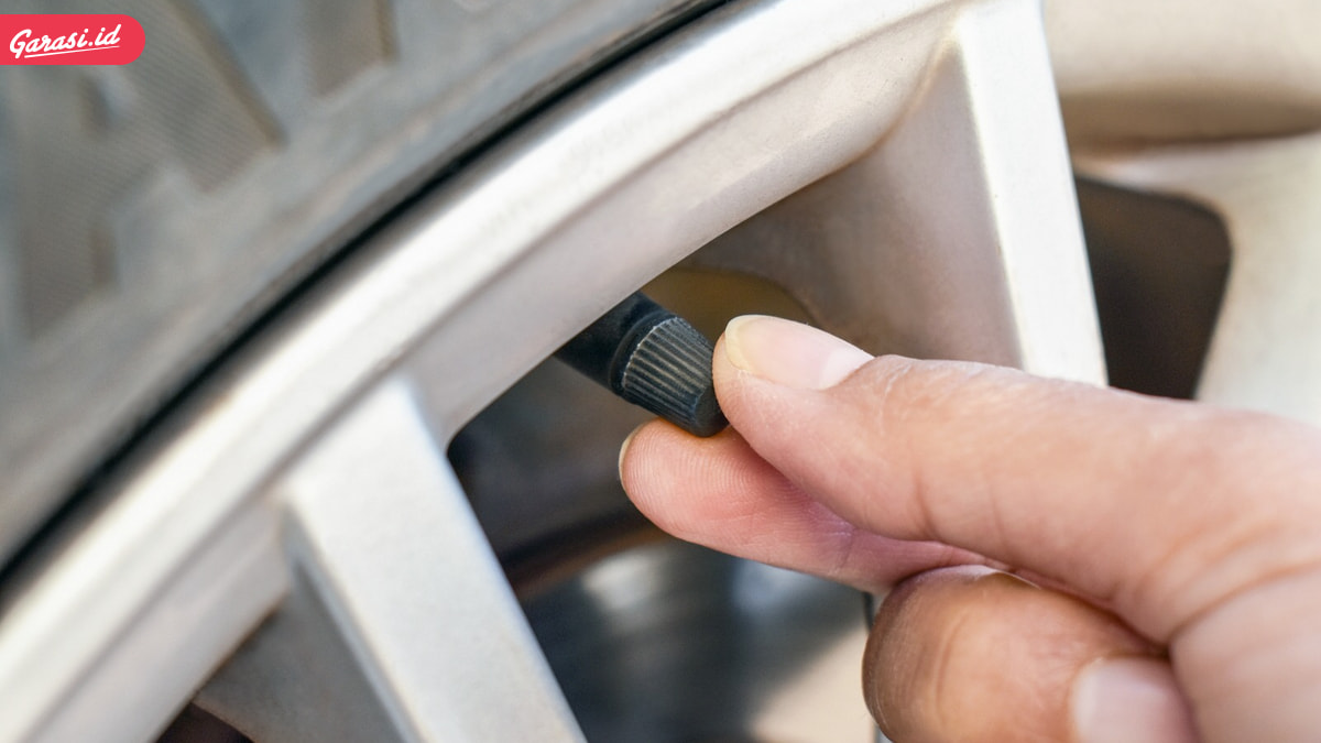 Penting! Cek Tekanan Angin Ban Mobil Sebelum Perjalanan Mudik Lebaran