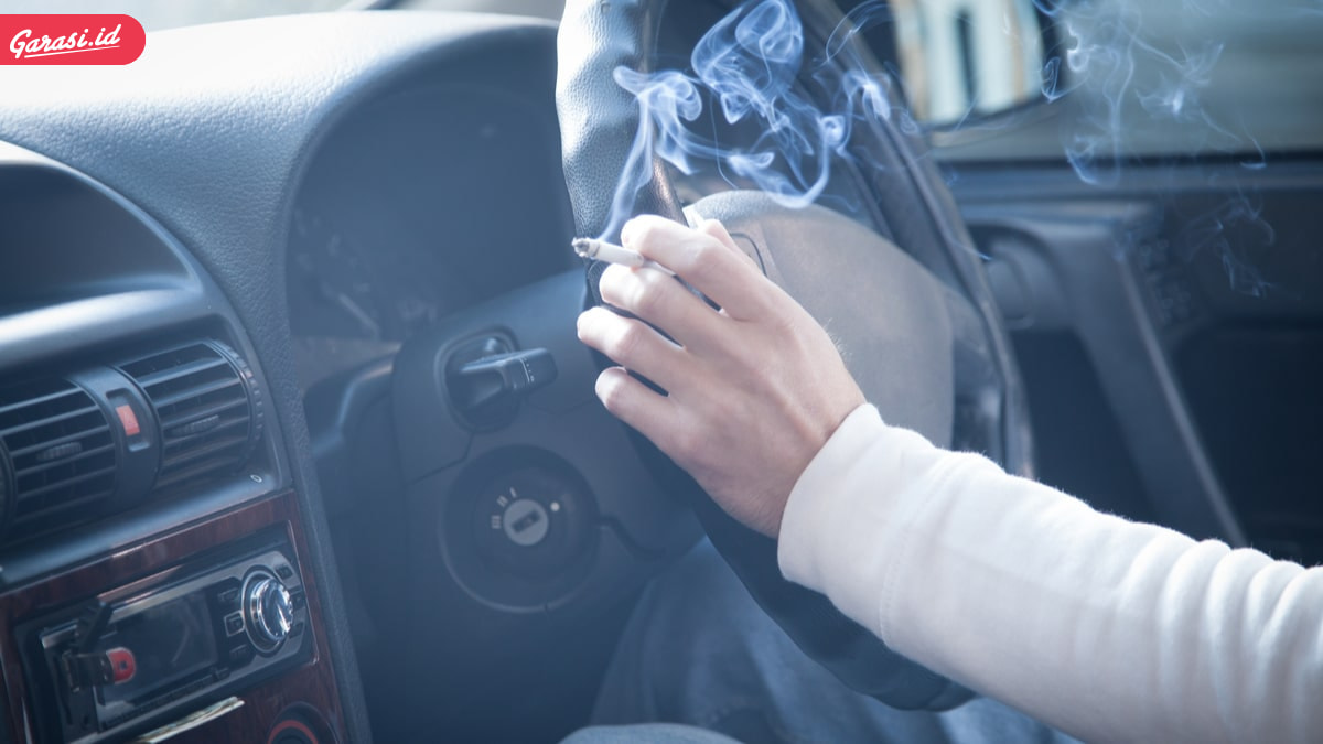 Tidak Merokok di Dalam Mobil