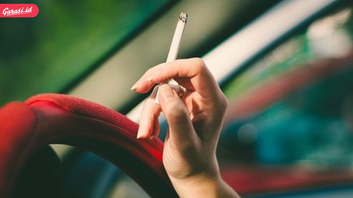 Kenali Resiko Merokok Dalam Kabin Mobil