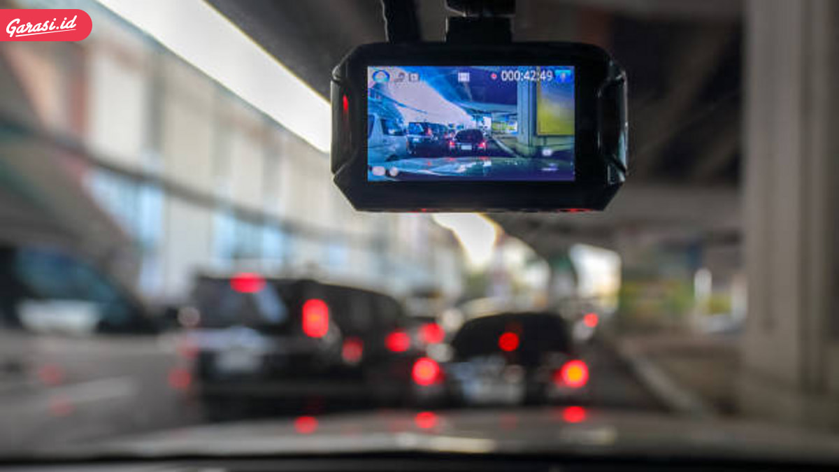 Kamera Dashboard Berfungsi Menjamin Keamanan Berkendara