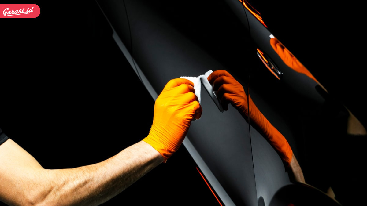 Wax Mempertahankan Kilau Warna Mobil Lebih Lama