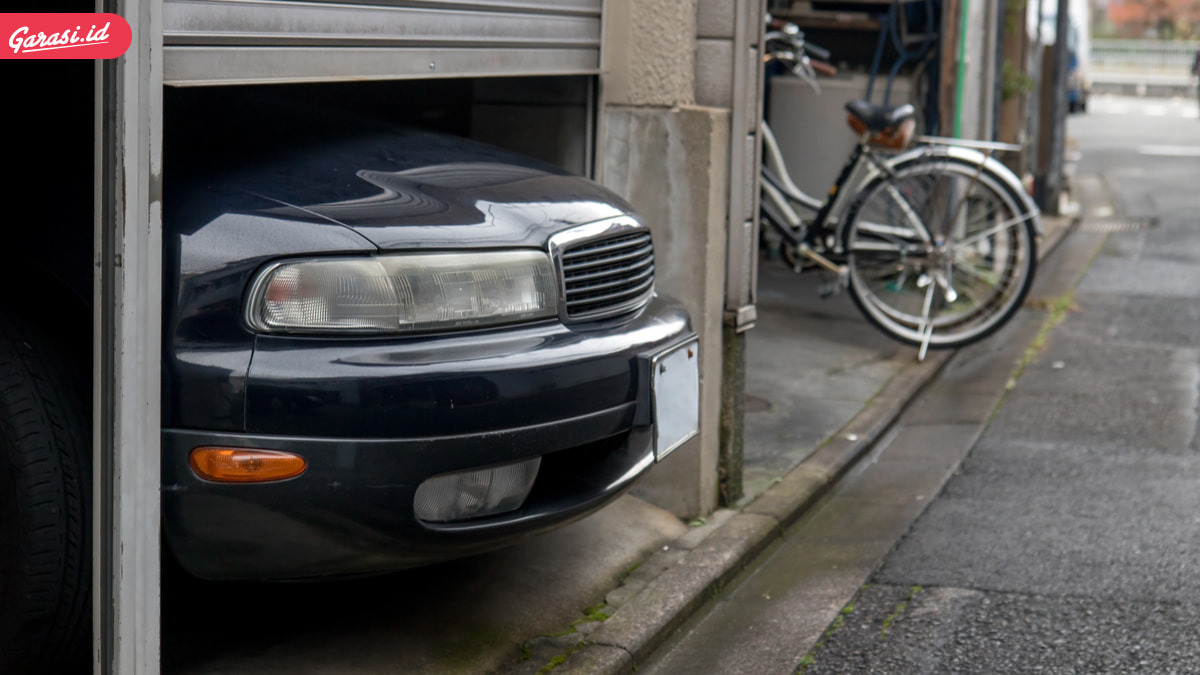 Sudah Tau Belum, Parkir Mobil di Garasi Wajib Menghadap Depan?