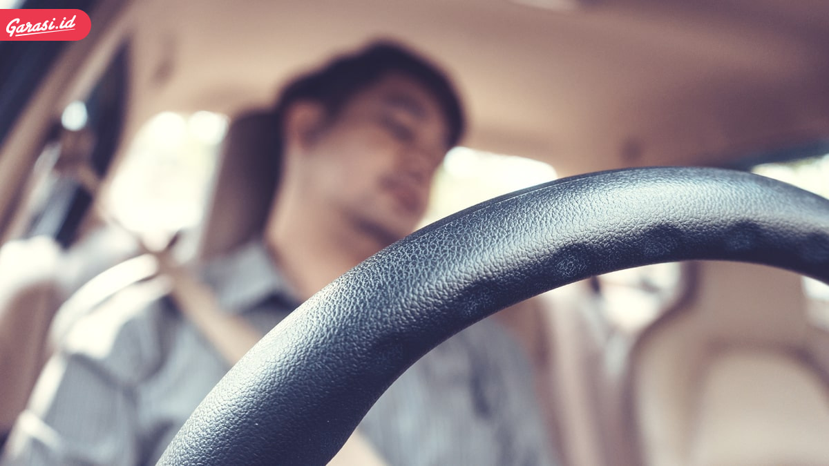 8 Tips Jitu Mengatasi Kantuk Saat Menyetir Dengan Mobil