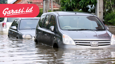 Panduan Cerdas Menghindari Mobil Bekas Banjir Saat Beli Kendaraan Panduan Cerdas Menghindari Mobil Bekas Banjir Saat Beli Kendaraan