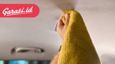 Teknik Membersihkan Plafon Mobil yang Jarang Diketahui Pemilik Kendaraan