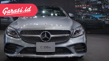 Mercedes Benz Mercedes Benz