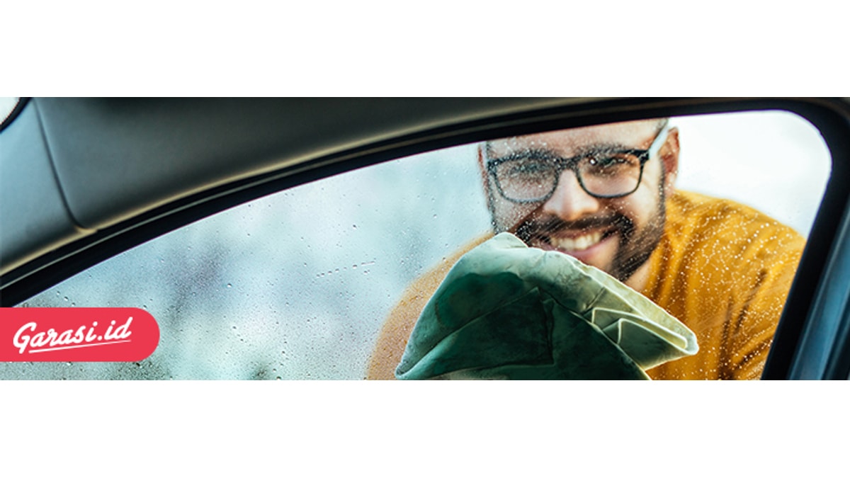 Stop Mengelap Mobil Dengan Kanebo! Yang Benar Itu Dengan Ini.. Kain microfiber lebih baik dari kanebo