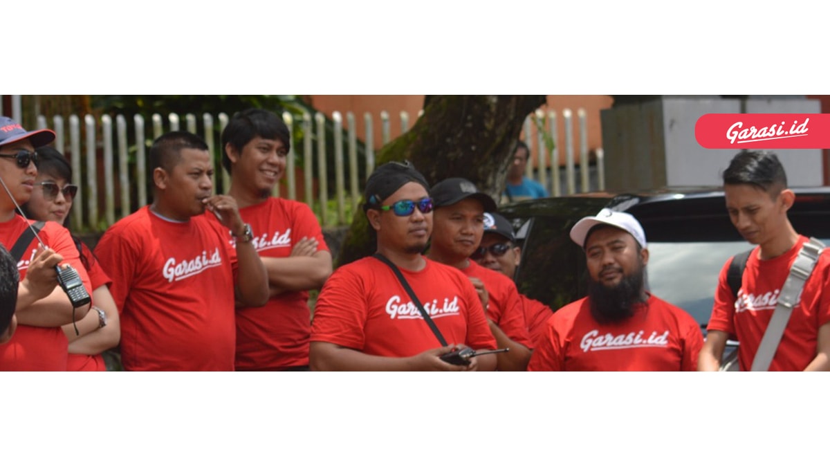 Rayakan Hari Jadi Ke - 8, Krushter Adakan Bakti Sosial di Purwokerto Event Komunitas Krushter
