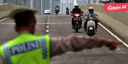 Kena Tilang Polisi, SIM atau STNK yang Disita Harusnya? Kena Tilang Polisi, SIM atau STNK yang Disita Harusnya?