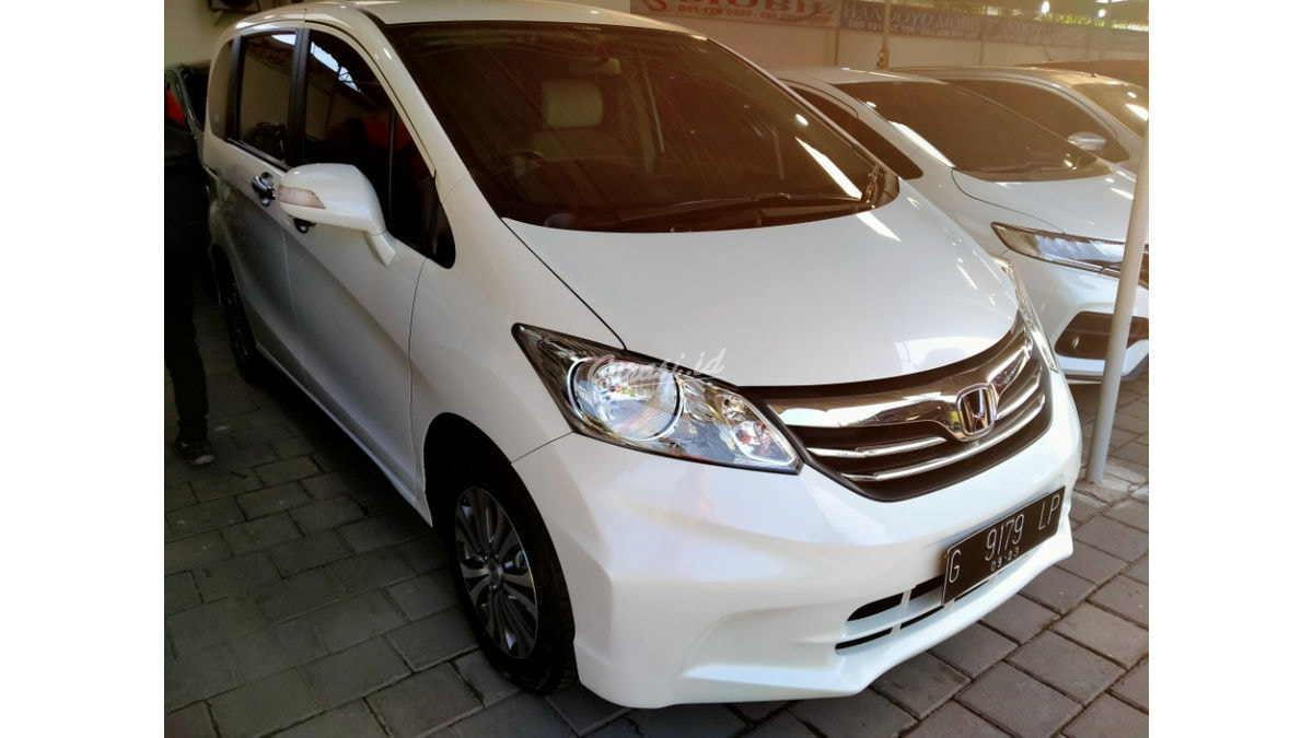 Jual Mobil Bekas 17 Honda Freed Psd Kota Semarang 00jn369 Garasi Id